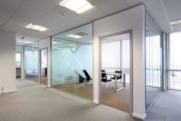 drywall-glass-meeting-room