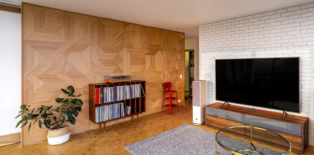 wooden-patterned-feature-wall-in-livingroom_1024x1024